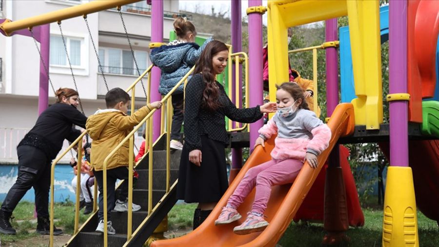 Nurten öğretmen, şimdi de iklim değişikliğiyle mücadelede rol alıyor