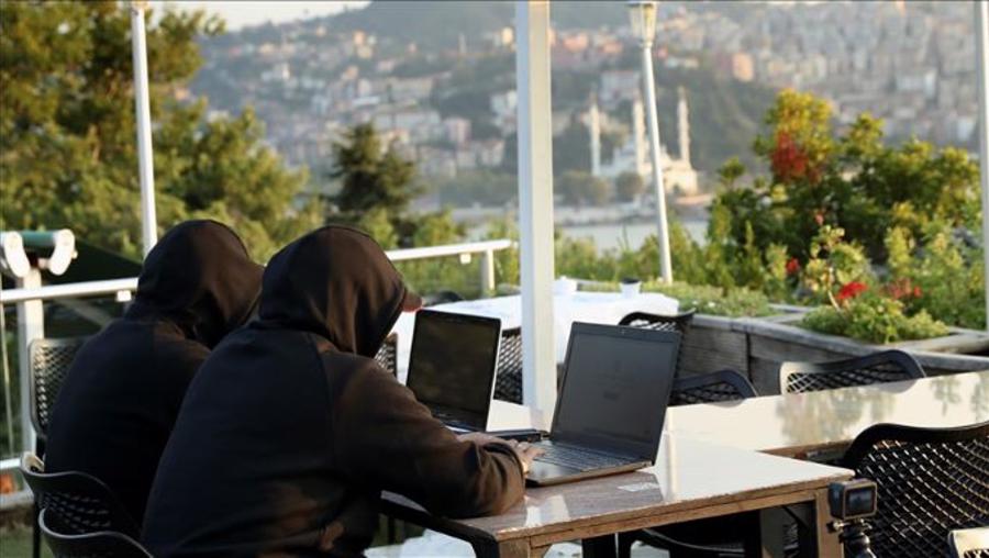 Aranan hackerların Bakan Varank ile Ali Taha Koç olduğu ortaya çıktı