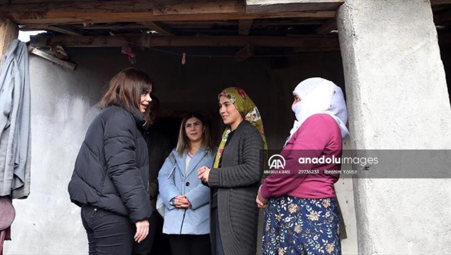 Öğretmenler ailelerini ikna ederek kız öğrencileri yeniden okullu yaptı