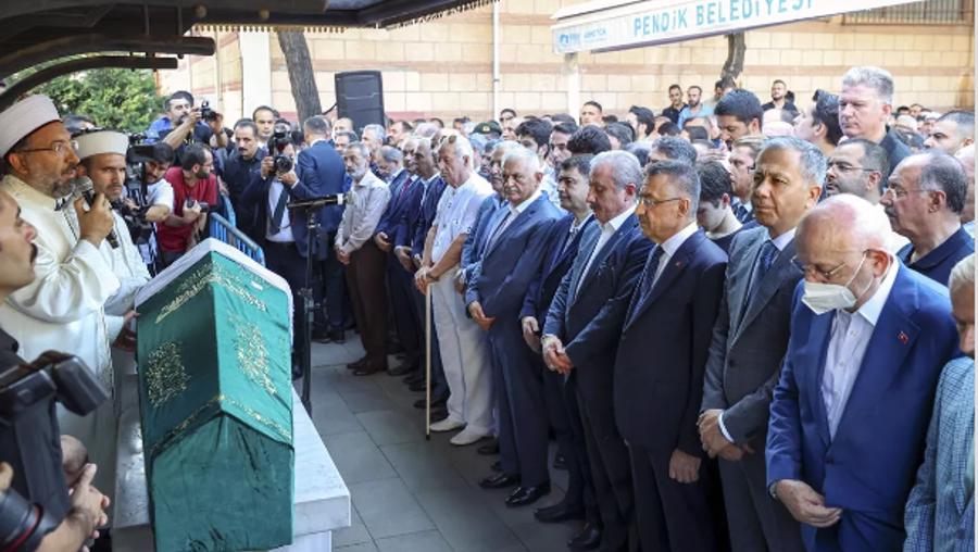 Ankara Valisi Şahin'in annesi İstanbul'da toprağa verildi