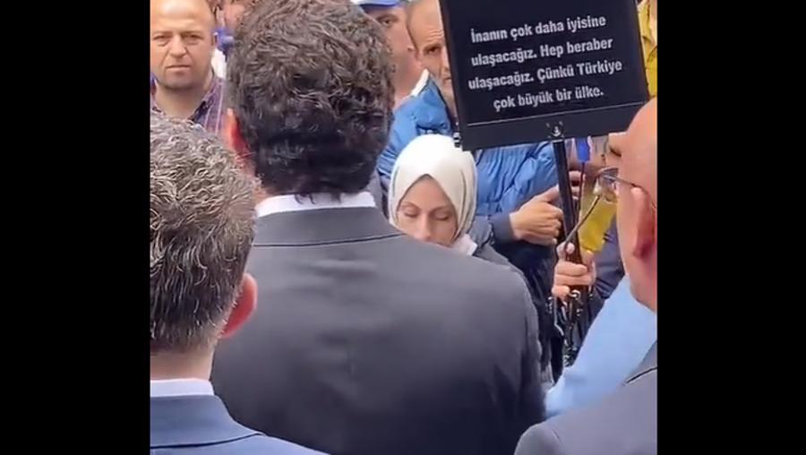 DEVA Partisi lideri Ali Babacan prompterla fena yakalandı