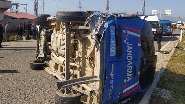 Adana'da askeri araç kaza yaptı: 2 asker şehit oldu