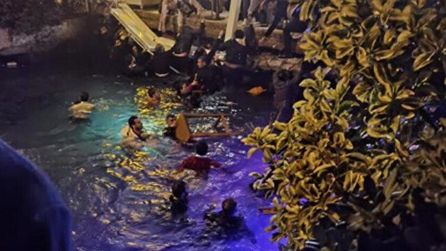 İstanbul'da iskele çöktü: Müşteriler denize düştü