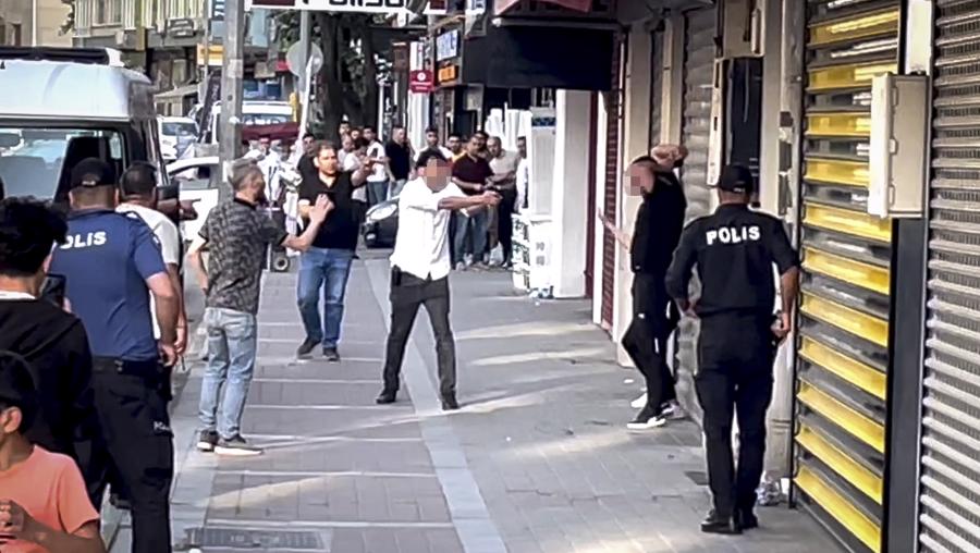 Bursa'da, polisin vurduğu şüpheli öldü