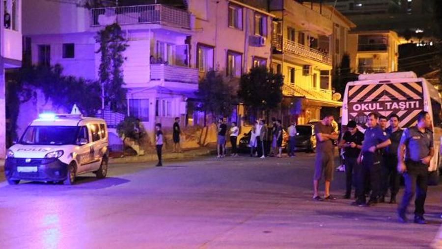 İzmir'de polise bıçaklı saldırı