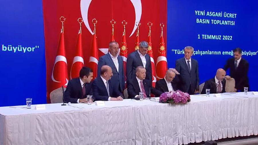 Erdoğan'dan Ergün Atalay'a: Senin başında da saç kalmadı ya