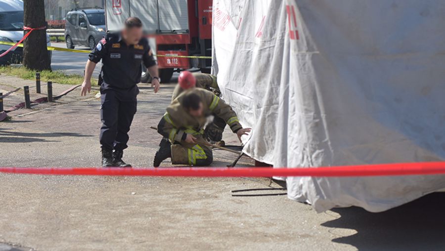 Cezaevi aracına bombalı saldırı kameralara böyle yansıdı