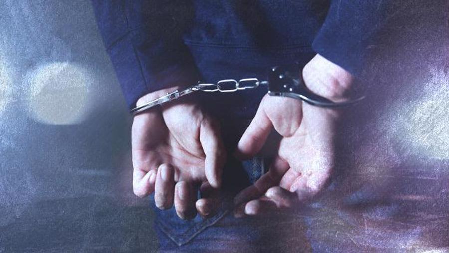 Ehliyet sınavına girenlere kopya düzeneği satan zanlı tutuklandı