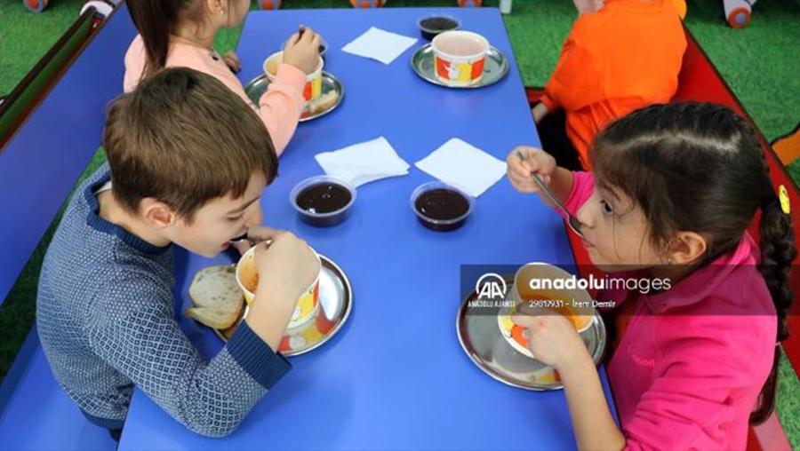 Okul öncesi eğitimdeki tüm çocuklara ücretsiz yemek verilecek