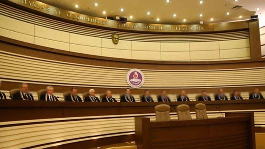 'AYM üyeleri 3 bin 700 lira fazla maaş alıyor'