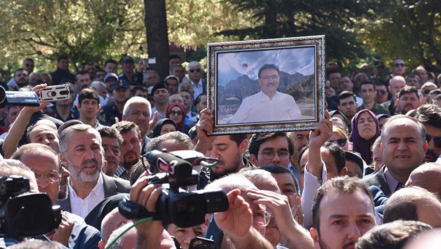 Başka ile atanan Valiye 'razılık beratı' takdim edildi