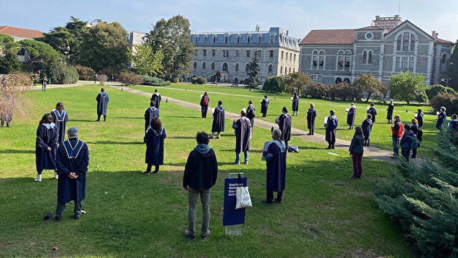 Boğaziçi Üniversitesi'nin dört akademisyeni görevden uzaklaştırıldı