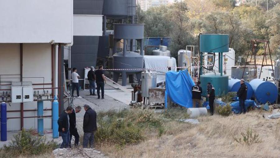 Ege Üniversitesi'nde deney sırasında patlama oldu: 2 yaralı