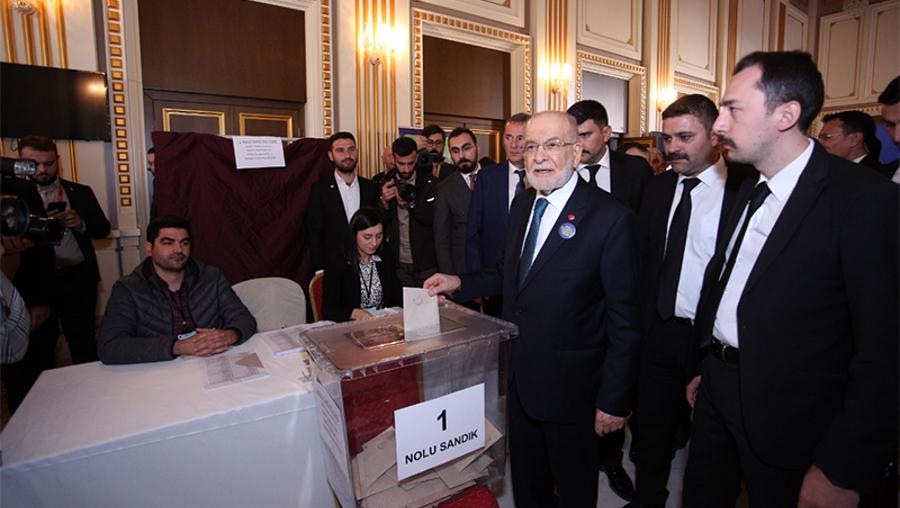 Kongre sonuçlandı: Karamollaoğlu yeniden başkan seçildi