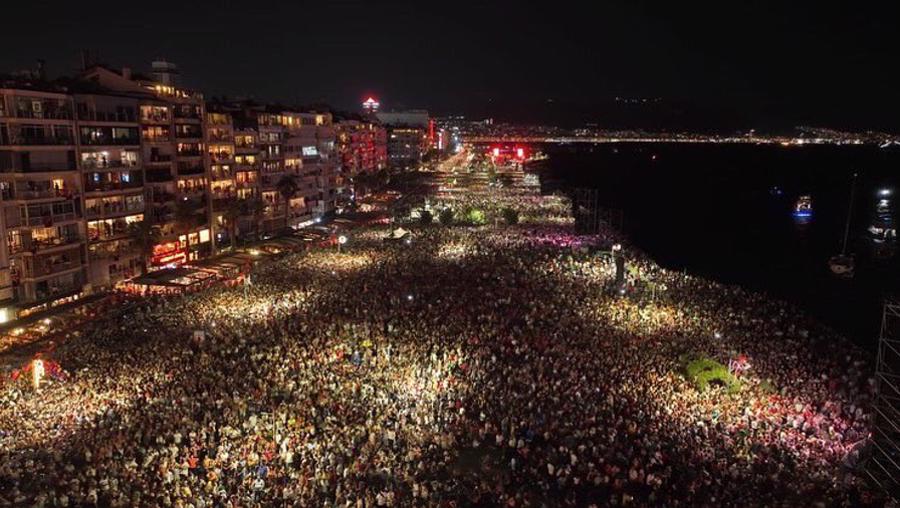 Tarkan konseri dünyanın en kalabalık konseri mi?