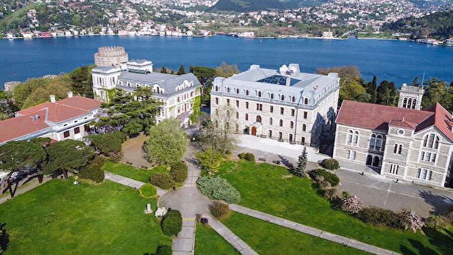 Boğaziçi Üniversitesi'nde uzaklaştırılan 4 akademisyenden 3'ü göreve iade edildi