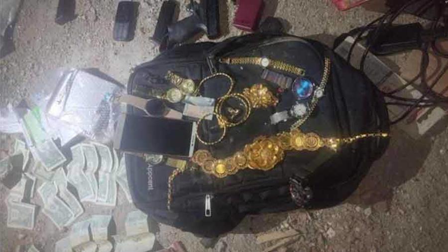 Deprem bölgesinde görevli komiserin çantasından altın ve dövizler çıktı