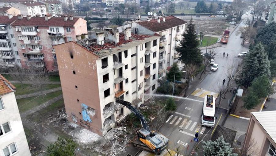 2000 öncesi inşa edilen binalara ağır yaptırımlar yolda