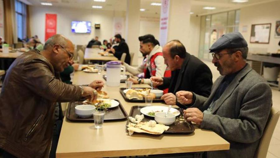 Depremzedeler kamu kurumlarının konaklama ve yemek hizmetlerinden ücretsiz yararlanacak