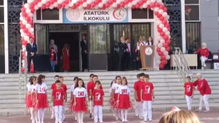 Öğrencisini ötekileştiren öğretmene kınama ve yer değiştirme cezası