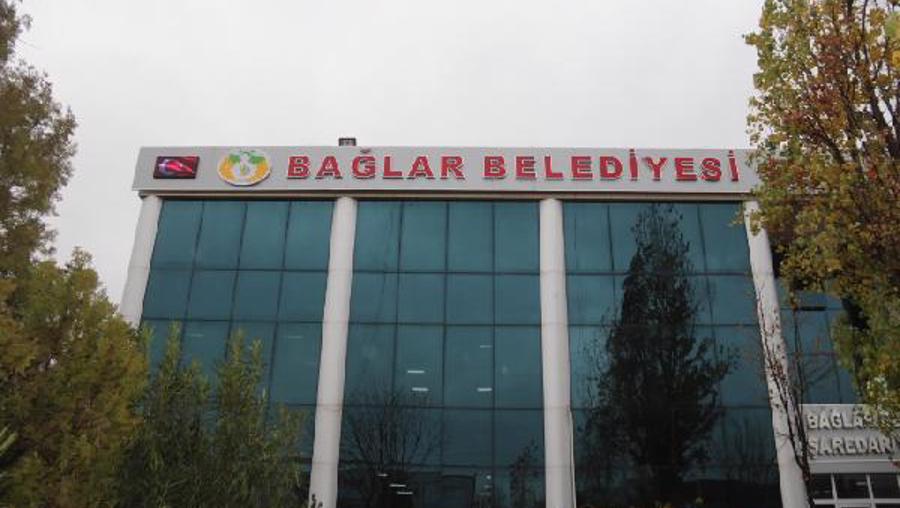 Belediyede rüşvete suçüstü; 1'i başkan yardımcısı 2 tutuklama