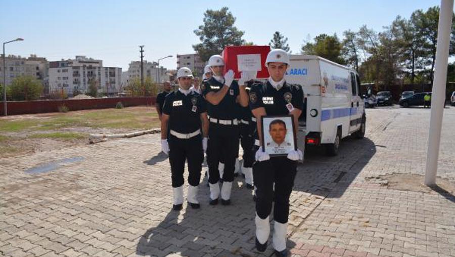 Kalp krizi geçiren polis memuru yaşamını yitirdi