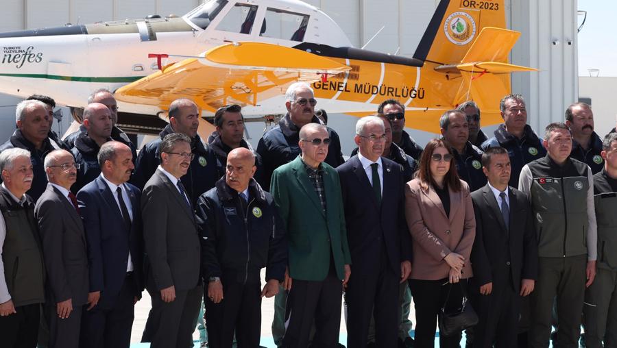 Erdoğan, görevden alınacağı söylenen Genel Müdürle poz verdi