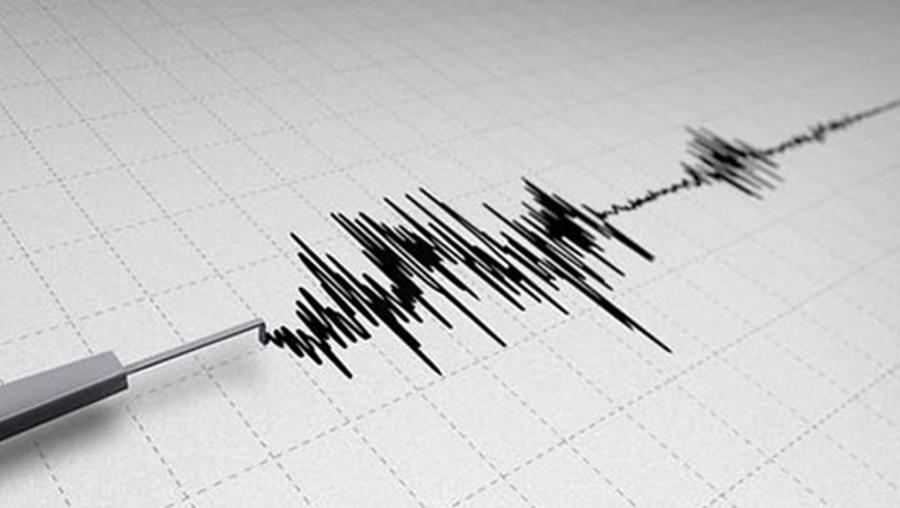 Endonezya'da 7.7 büyüklüğünde büyük deprem