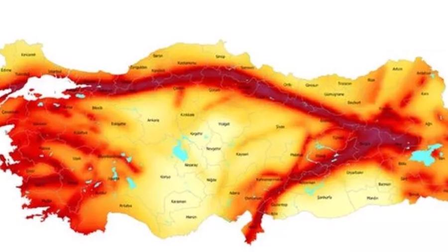 Ahmet Ercan'dan korkutan tahmin: Deprem bölgesinde 7 büyüklüğünde artçı olabilir