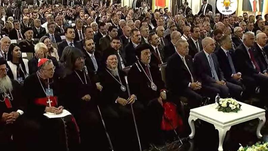 Cumhuriyet tarihinde bir ilk... Erdoğan kilise açtı