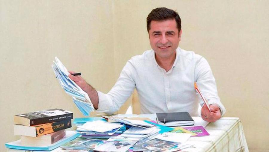 Demirtaş tahliye kararlarını paylaştı