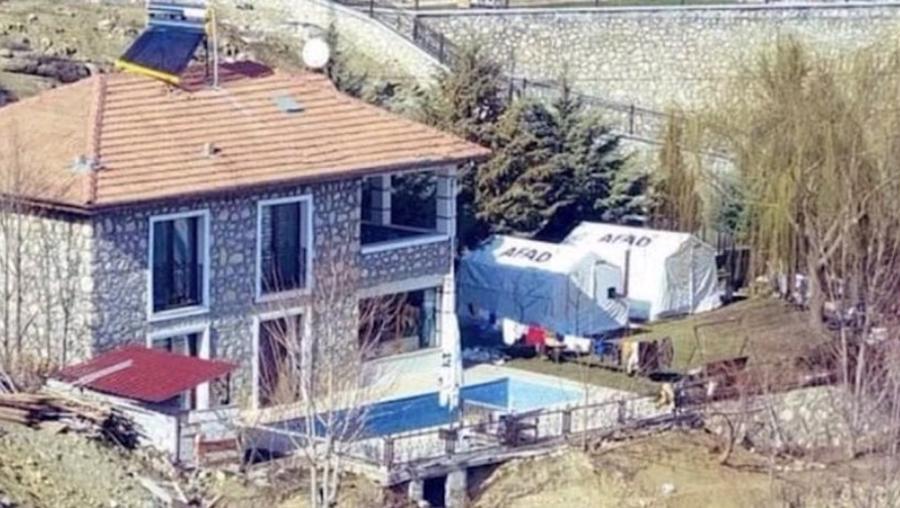 Malatya’da havuzlu villanın bahçesine AFAD çadırı kurulmasına tepki