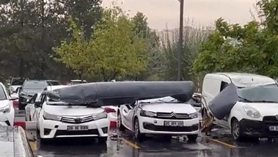 MSB: F-4 savaş uçağının parçası açık otoparka düştü