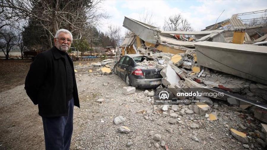 Göçük altından Avusturya'daki eşini arayarak kurtuldu