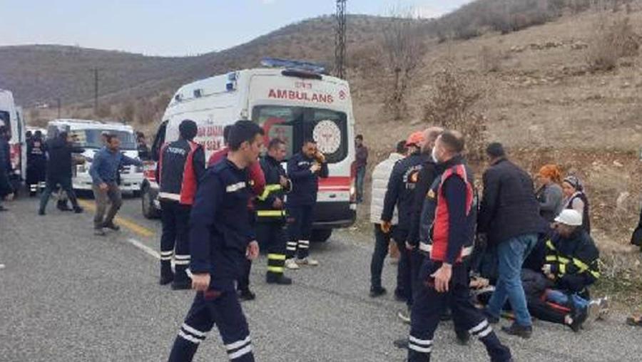 Mardin'de öğrenci servisi şarampole yuvarlandı: 14 yaralı