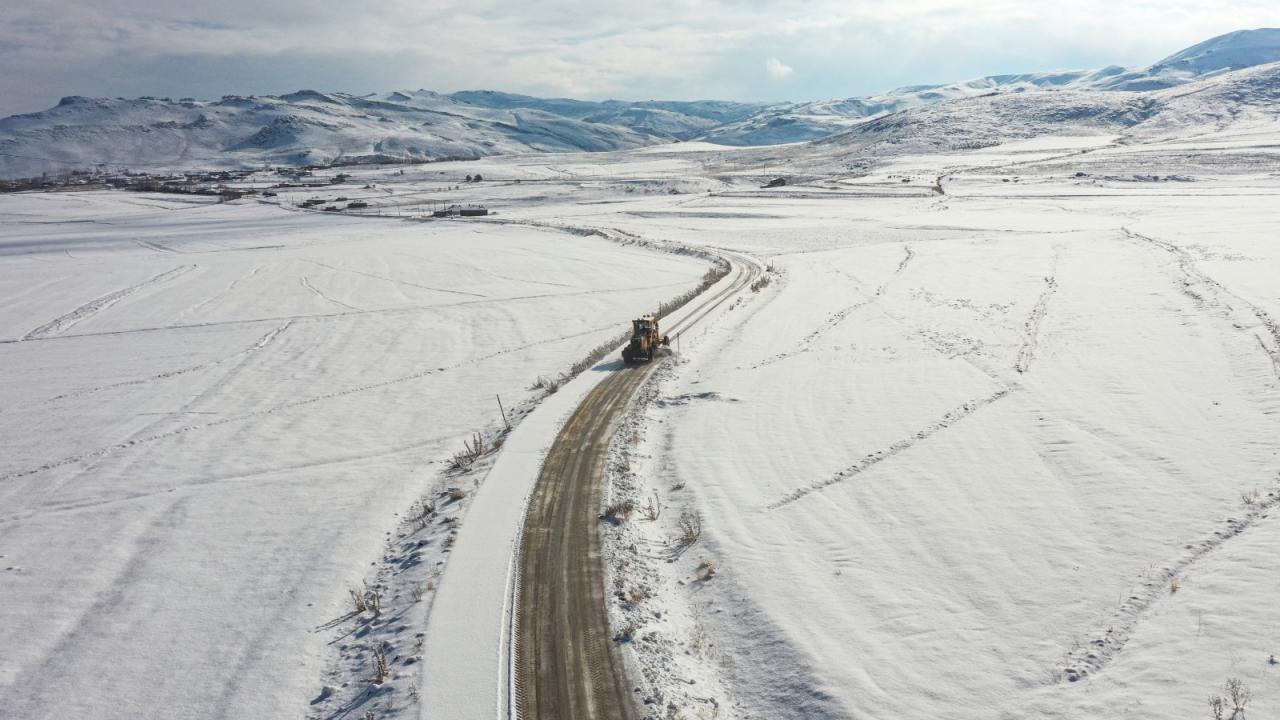 56 yerleşim birimi yolu ulaşıma kapandı