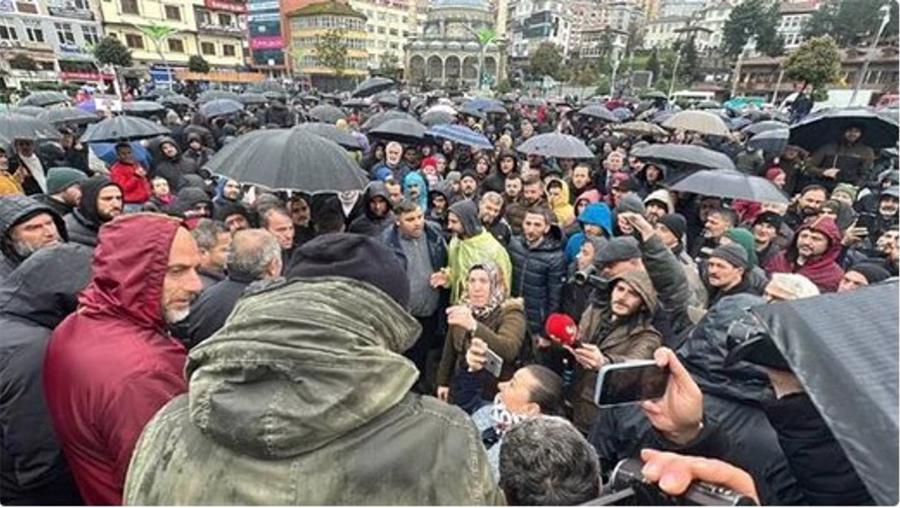 İşçiler meydana indi: Kadro yoksa, oy da yok, hodri meydan 