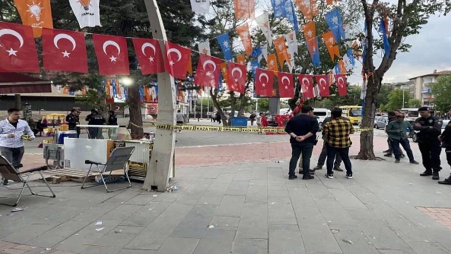 Stand basıp Ak Partili 4 genci yaralayan CHP'li Meclis üyesi gözaltına alındı