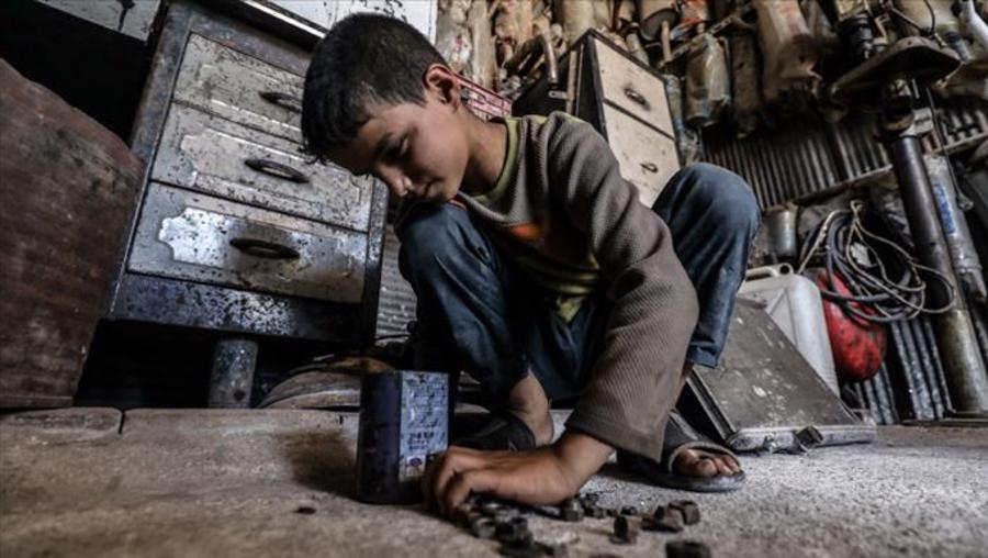 Ekonomik sorunlar çocukları çalışmaya zorluyor: Okulda değil işteler!
