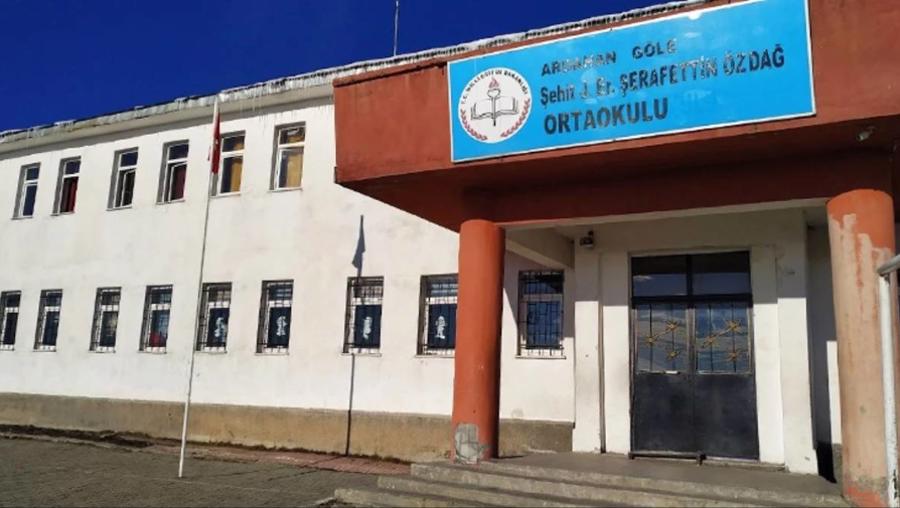 Ardahan'da veliler isyan etti: Okullar açılalı 2 hafta oldu, öğretmen yok