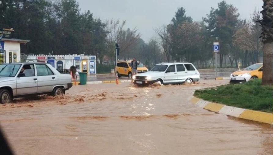 Sahte vali okulları tatil etti