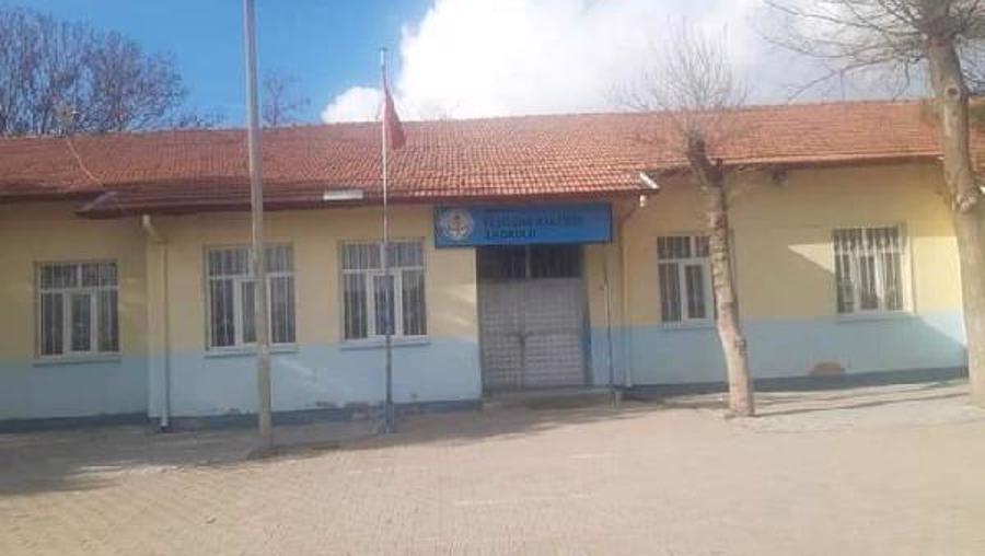 Aksaray'da ilkokula 'deprem riski' tahliyesi