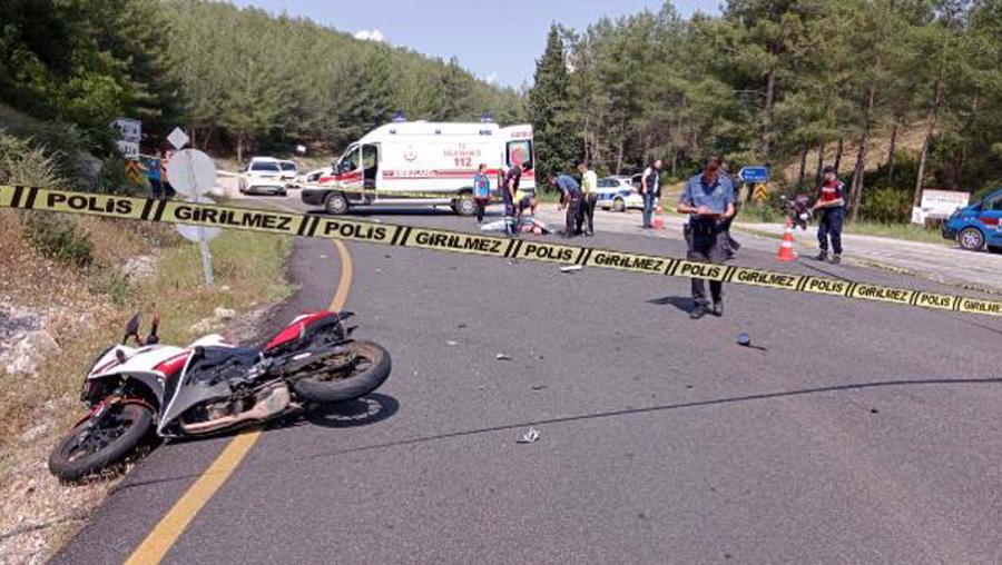 Otomobilin çarptığı motosikletin sürücü polis memuru hayatını kaybetti
