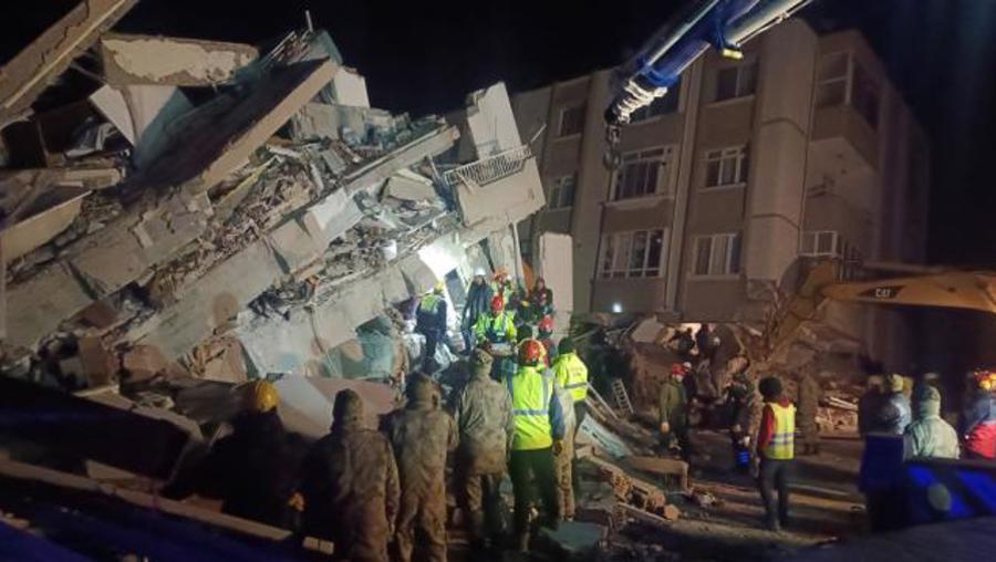 Hatay'da enkaz altında kalan genç kız 159 saat sonra kurtarıldı