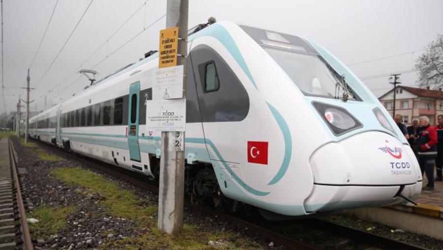 İlk Milli Elektrikli Tren Seti TCDD'ye teslim edildi