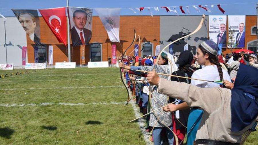 AK Parti’li belediyeler bütçeye ok attı