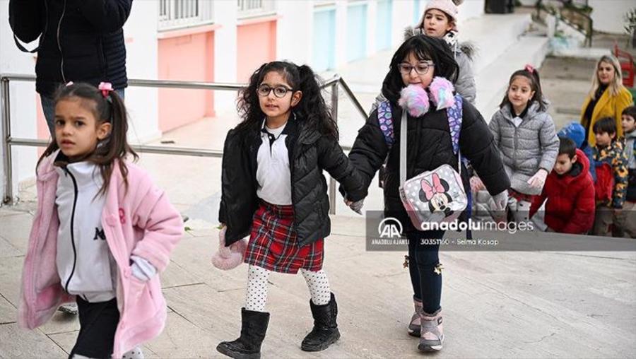 Depremin ardından 71 ilde ikinci dönemin ilk zili yarın çalacak