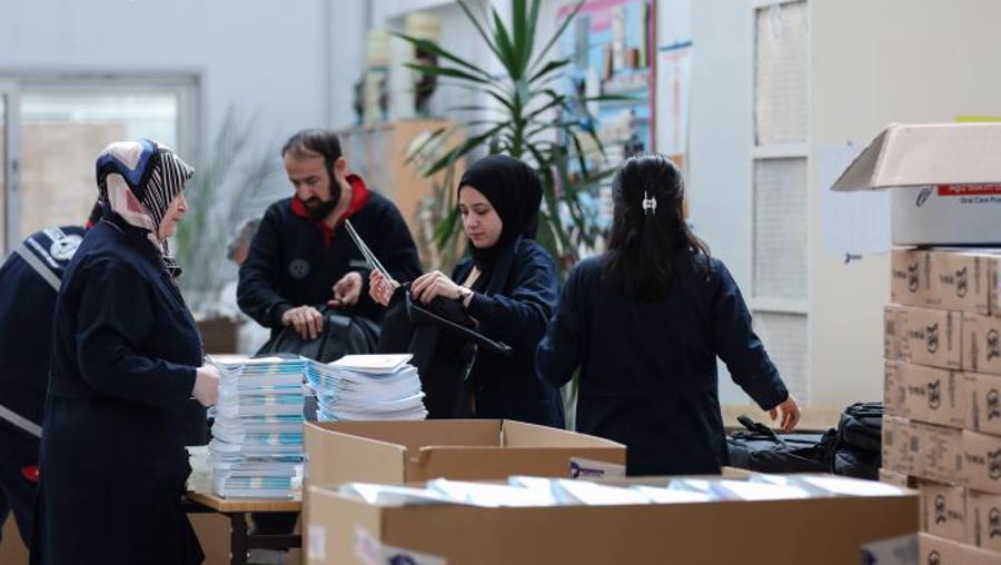 Depremzede öğrencilere ders kitabı, yardımcı kaynak ve kırtasiyei gönderilmeye başlandı