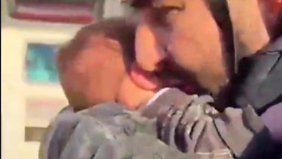 2 aylık bebek Mehmet Çınar enkazdan sağ çıkarıldı