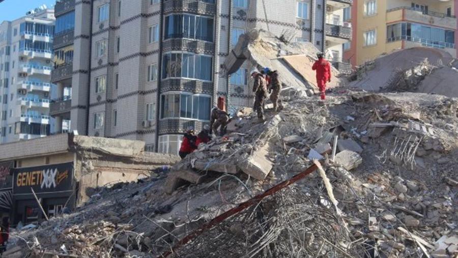 Depremde yıkılan Emre Apartmanı'nın kesilen kolon nedeniyle mahkemelik olduğu ortaya çıktı